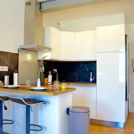 - Rénové Et Moderne - Au Calme - Centre - à Pied *